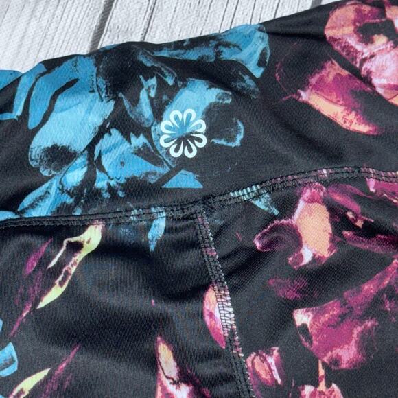 Pro Player Floral Capri Leggings Size Large - Picture 3 of 3